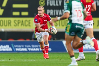 101026 - Scarlets v Benetton Rugby - United Rugby Championship - Blair Murray of Scarlets