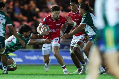101026 - Scarlets v Benetton Rugby - United Rugby Championship - Johnny Williams of Scarlets makes a break