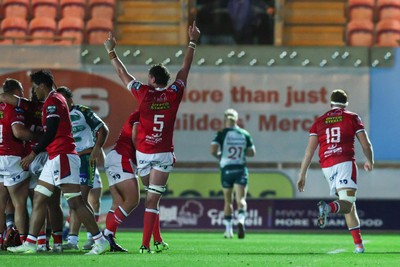 101026 - Scarlets v Benetton Rugby - United Rugby Championship - Alex Groves of Scarlets celebrates at the end of the match