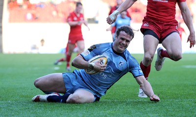 17.04.10 - Scarlets v Cardiff Blues - Magners League - Jamie Roberts of Cardiff Blues runs in to score try. 