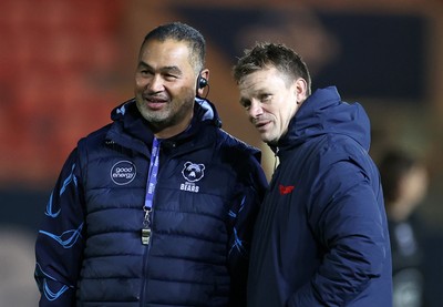 061225 - Scarlets v Bristol Bears - Investec European Champions Cup - Bristol Bears Head Coach Pat Lam and Scarlets Head Coach Dwyane Peel 