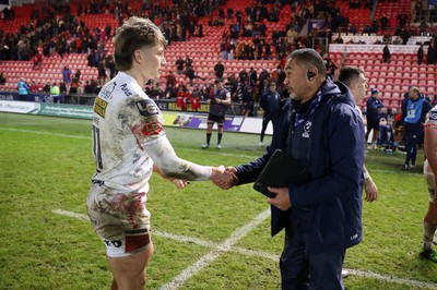 061225 - Scarlets v Bristol Bears - Investec European Champions Cup - Ellis Mee of Scarlets and Bristol Bears Head Coach Pat Lam at full time