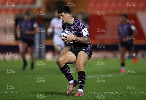 061225 - Scarlets v Bristol Bears - Investec European Champions Cup - Louis Rees-Zammit of Bristol Bears 