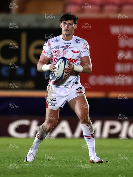 061225 - Scarlets v Bristol Bears - Investec European Champions Cup - Eddie James of Scarlets 