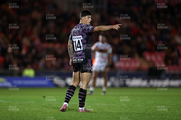 061225 - Scarlets v Bristol Bears - Investec European Champions Cup - Louis Rees-Zammit of Bristol Bears 