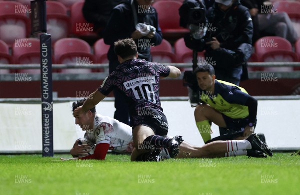 061225 - Scarlets v Bristol Bears - Investec European Champions Cup - Jac Davies of Scarlets try was later disallowed by Referee Gianluca Gnecchi 