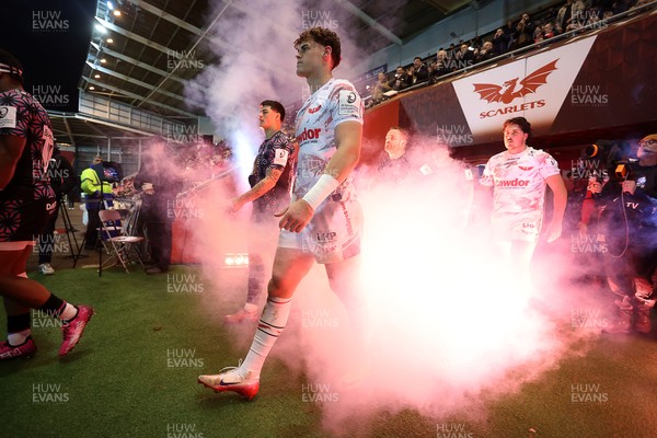 061225 - Scarlets v Bristol Bears - Investec European Champions Cup - Eddie James of Scarlets 