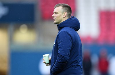 310323 - Scarlets v Brive - European Rugby Challenge Cup - Scarlets head coach Dwayne Peel during the warm up