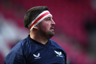 310323 - Scarlets v Brive - European Rugby Challenge Cup - Wyn Jones of Scarlets during the warm up