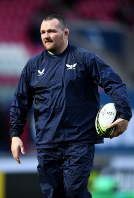 310323 - Scarlets v Brive - European Rugby Challenge Cup - Ken Owens of Scarlets during the warm up