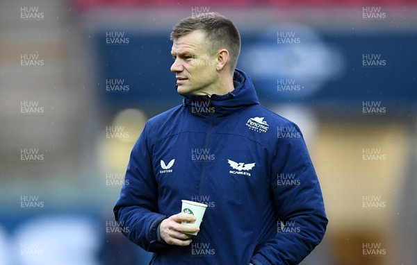 310323 - Scarlets v Brive - European Rugby Challenge Cup - Scarlets head coach Dwayne Peel during the warm up