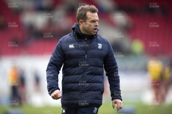 010117 - Scarlets v Cardiff Blues - Guinness PRO12 - Cardiff Blues head coach Danny Wilson before kick off by Ben Evans/Huw Evans Agency