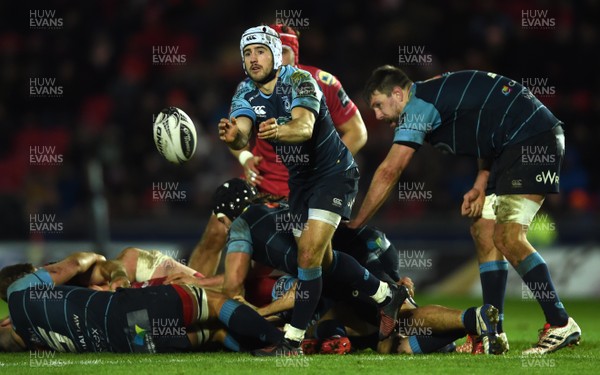 010117 - Scarlets v Cardiff Blues - Guinness PRO12 - Matthew Morgan of Cardiff Blues gets the ball away by Ben Evans/Huw Evans Agency