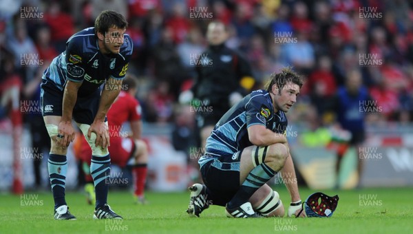 06.05.11 - Scarlets v Cardiff Blues - Magners League - Sam Warburton and Michael Paterson of Cardiff Blues look dejected. 