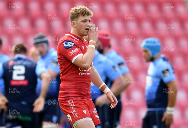 150521 - Scarlets v Cardiff Blues - Guinness PRO14 Rainbow Cup - Angus O’Brien of Scarlets