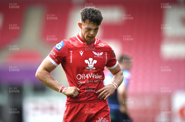 150521 - Scarlets v Cardiff Blues - Guinness PRO14 Rainbow Cup - Tom Rogers of Scarlets