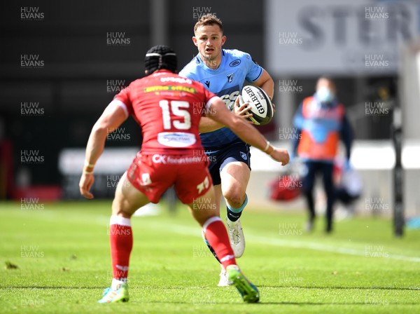 150521 - Scarlets v Cardiff Blues - Guinness PRO14 Rainbow Cup - Hallam Amos of Cardiff Blues runs in to score try