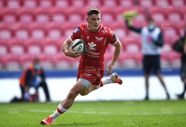 150521 - Scarlets v Cardiff Blues - Guinness PRO14 Rainbow Cup - Dane Blacker of Scarlets scores try