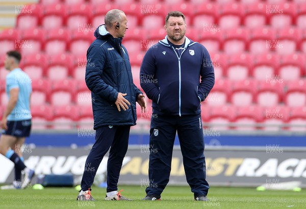 150521 - Scarlets v Cardiff Blues - Guinness PRO14 Rainbow Cup - Richard Hodges and Cardiff Blues Head Coach Dai Young