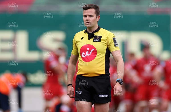 150521 - Scarlets v Cardiff Blues - Guinness PRO14 Rainbow Cup - Referee Sean Gallagher