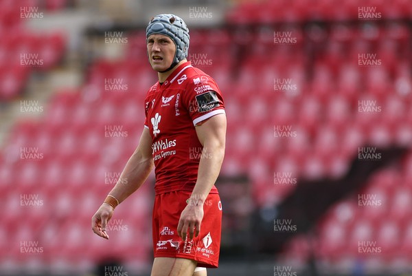 150521 - Scarlets v Cardiff Blues - Guinness PRO14 Rainbow Cup - Jonathan Davies of Scarlets