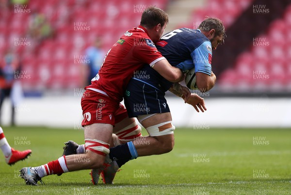 150521 - Scarlets v Cardiff Blues - Guinness PRO14 Rainbow Cup - Josh Turnbull Cardiff Blues scores a try