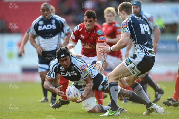 200413 - Scarlets v Cardiff Blues - RaboDirect PRO12 -Filo Paulo of Cardiff Blues flicks the ball up 