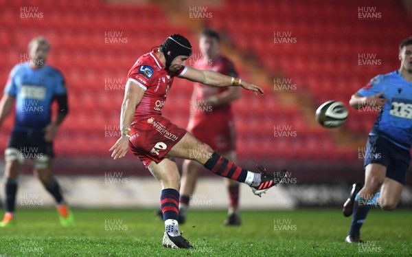 220121 - Scarlets v Cardiff Blues - Guinness PRO14 - Leigh Halfpenny of Scarlets