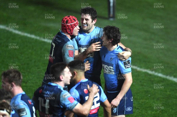 220121 - Scarlets v Cardiff Blues - Guinness PRO14 - James Botham, Rory Thornton and Lloyd Williams of Cardiff Blues celebrate win