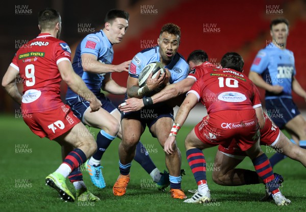 220121 - Scarlets v Cardiff Blues - Guinness PRO14 - Willis Halaholo of Cardiff Blues is tackled by Johnny Williams of Scarlets
