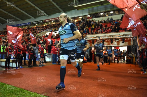 281017 - Scarlets v Cardiff Blues - Guinness PRO14 - Kristian Dacey of Cardiff Blues leads out his side
