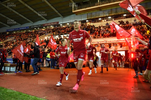 281017 - Scarlets v Cardiff Blues - Guinness PRO14 - Scott Williams of Scarlets leads out his side