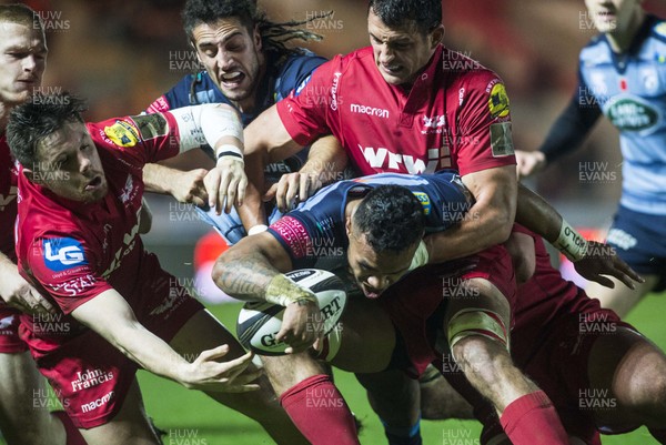 281017 - Scarlets v Cardiff Blues - Guinness PRO14 - Willis Halaholo of Cardiff Blues is tackled by Aaron Shingler of Scarlets 
