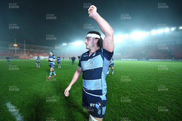 291218 - Scarlets v Cardiff Blues - Guinness PRO14 - Josh Navidi of Cardiff Blues at the end of the game