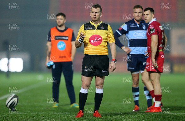 291218 - Scarlets v Cardiff Blues - Guinness PRO14 - Referee Nigel Owens goes to the video referee
