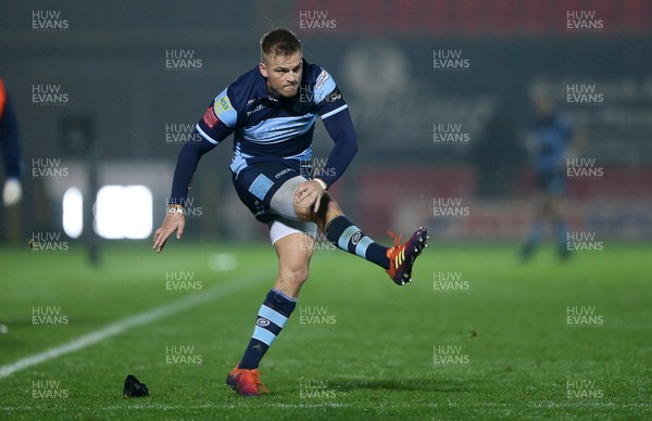 291218 - Scarlets v Cardiff Blues - Guinness PRO14 - Gareth Anscombe of Cardiff Blues kicks the conversion