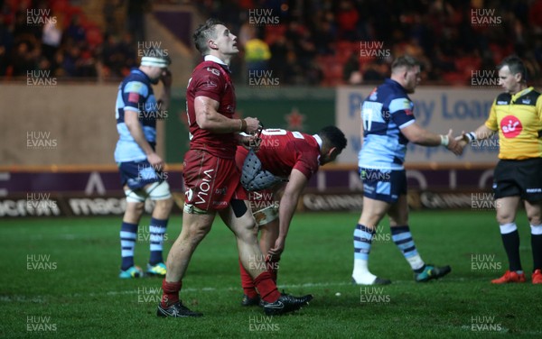 291218 - Scarlets v Cardiff Blues - Guinness PRO14 - Dejected Jonathan Davies of Scarlets at full time