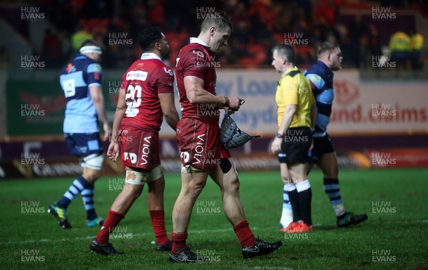 291218 - Scarlets v Cardiff Blues - Guinness PRO14 - Dejected Jonathan Davies of Scarlets at full time