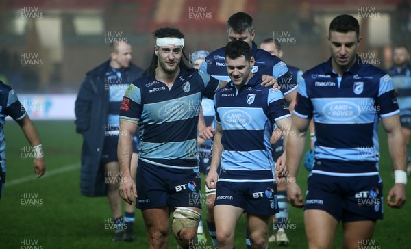 291218 - Scarlets v Cardiff Blues - Guinness PRO14 - Josh Navidi and Tomos Williams of Cardiff Blues at full time