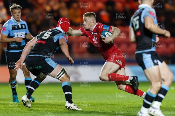 020422 - Scarlets v Cardiff Rugby - United Rugby Championship - Johnny McNicholl of Scarlets on his way to scoring a try