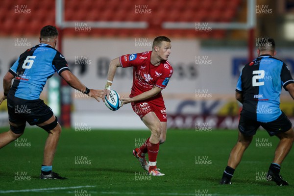 041123 - Scarlets v Cardiff Rugby - United Rugby Championship - Johnny McNicholl of Scarlets passes the ball
