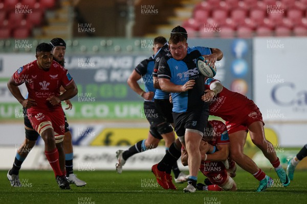 041123 - Scarlets v Cardiff Rugby - United Rugby Championship - Rhys Carre of Cardiff makes a break