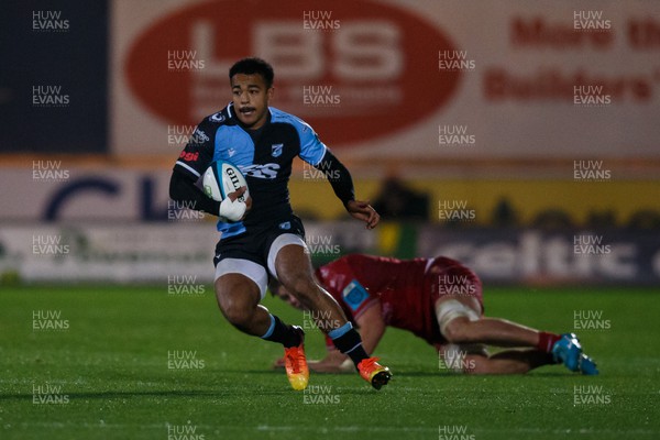 041123 - Scarlets v Cardiff Rugby - United Rugby Championship - Theo Cabango of Cardiff on his way to scoring a try