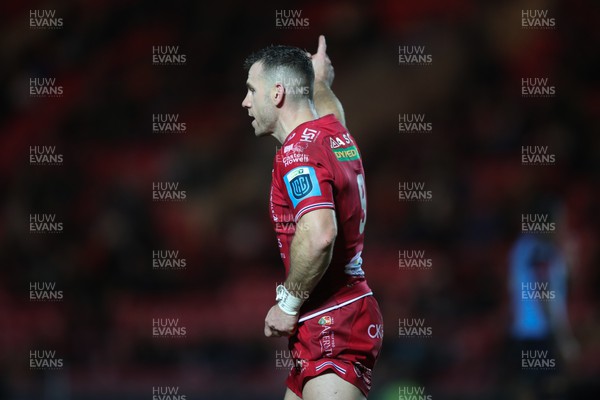041123 - Scarlets v Cardiff Rugby - United Rugby Championship - Gareth Davies Scarlets captain 
