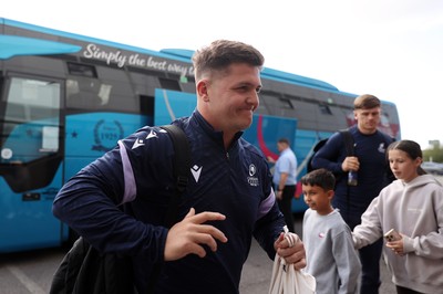 180426 - Scarlets v Cardiff Rugby - United Rugby Championship - Callum Sheedy of Cardiff arrives at the stadium