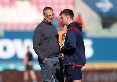 180426 - Scarlets v Cardiff Rugby - United Rugby Championship - Scarlets Head Coach Dwayne Peel and Director of Rugby Dwayne Peel