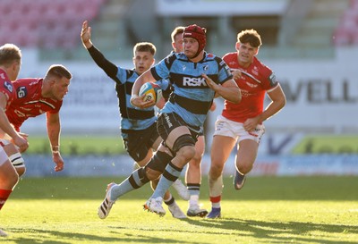 180426 - Scarlets v Cardiff Rugby - United Rugby Championship - James Botham of Cardiff 