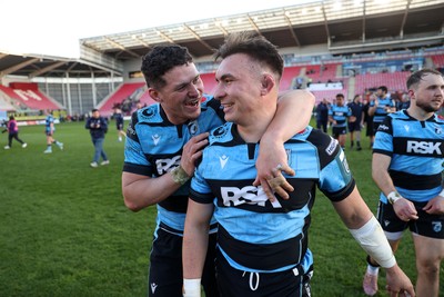 180426 - Scarlets v Cardiff Rugby - United Rugby Championship - James Botham and Taine Basham of Cardiff at full time