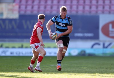 180426 - Scarlets v Cardiff Rugby - United Rugby Championship - Josh McNally of Cardiff 