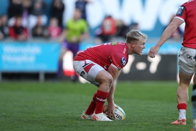 180426 - Scarlets v Cardiff Rugby - United Rugby Championship - Blair Murray of Scarlets touches down
